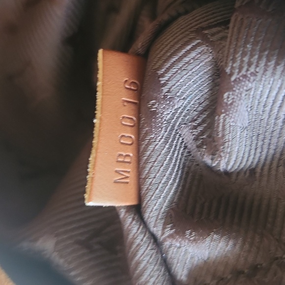 Louis Vuitton Monogram Onatah PM Orange Mahina Suede 13.5x8x5.25 EUC - Picture 7 of 9